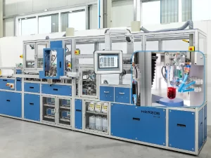 Sistema Herzog LiquidLab operando a preparação química autônoma na via úmida para análises por espectrometria.